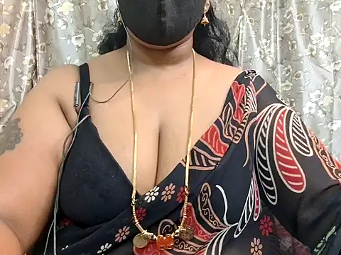 Snapshot of Pallavi-sri chatting on 01/17/25, 07:49 Pallavi-sri online show from 01/17/25, 07:49