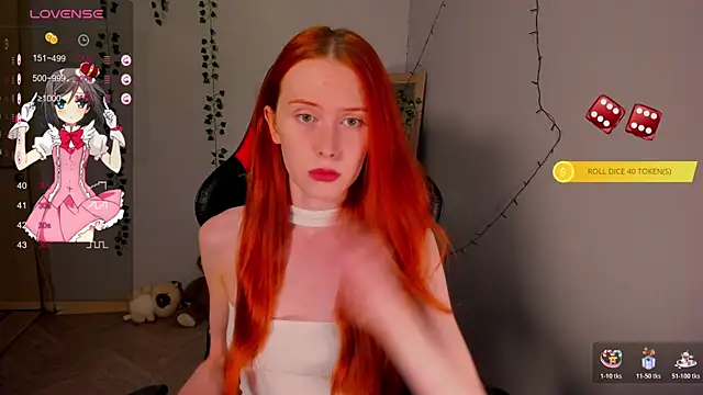 Snapshot of FruttiTatti chatting on 10/21/25, 04:30 FruttiTatti online show from 10/21/25, 04:30