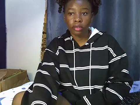 Snapshot of Novah_ chatting on 07/21/26, 12:35 Novah online show from 07/21/26, 12:35