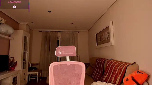 Snapshot of bella_apont chatting on 10/25/25, 10:15 bella apont online show from 10/25/25, 10:15