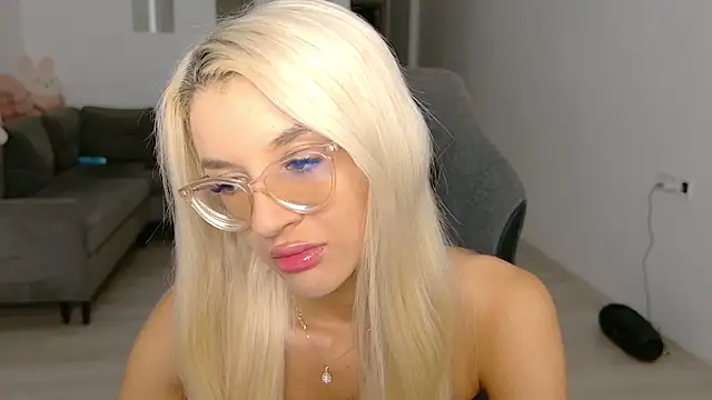 Snapshot of LovelyBianca chatting on 07/18/26, 07:17 LovelyBianca online show from 07/18/26, 07:17