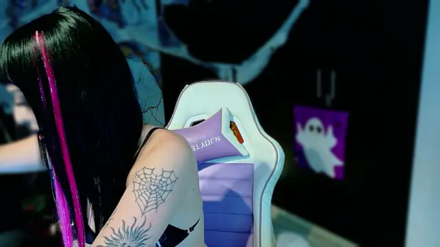 Snapshot of Madison_Jackson chatting on 10/15/25, 09:26 Madison Jackson online show from 10/15/25, 09:26