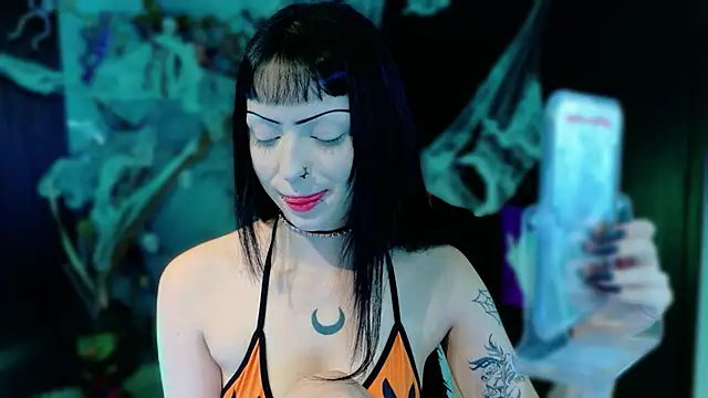 Madison Jackson online show from 10/28/25, 10:45