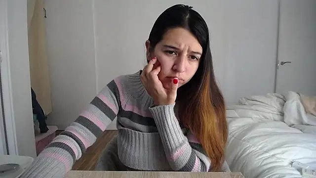 Contantin helena online show from 01/08/25, 01:41