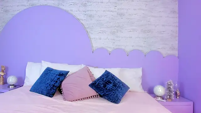 Giaa Ross online show from 12/22/25, 07:33