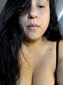 Snapshot of whitegirl0122 chatting on 03/18/25, 12:47 whitegirl0122 online show from 03/18/25, 12:47