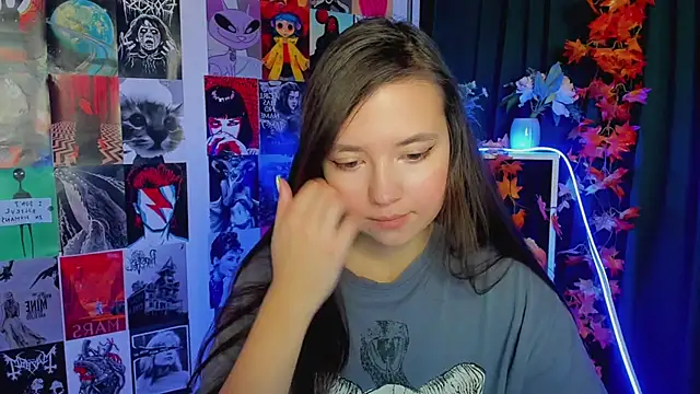 Lina Brownie online show from 12/13/24, 02:10