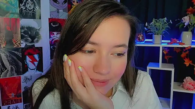 Lina Brownie online show from 12/13/24, 05:16