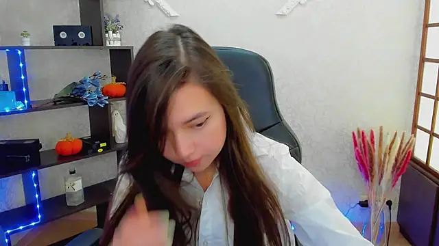 Lina Brownie online show from 12/22/24, 05:23