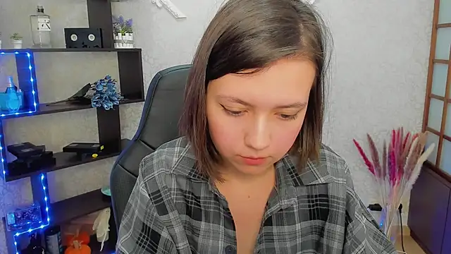 Lina Brownie online show from 02/03/25, 02:36