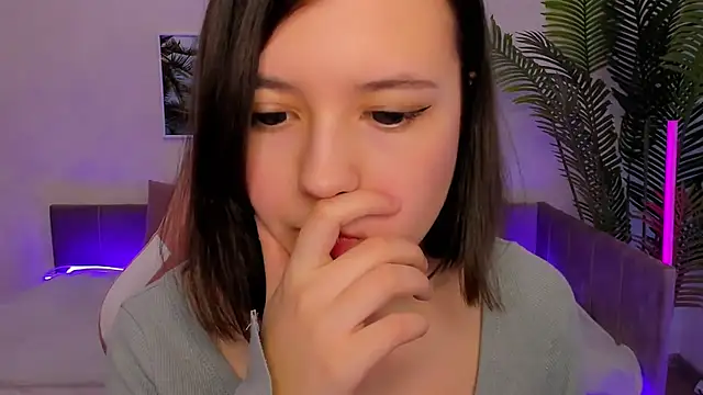 Lina Brownie online show from 03/21/25, 05:32