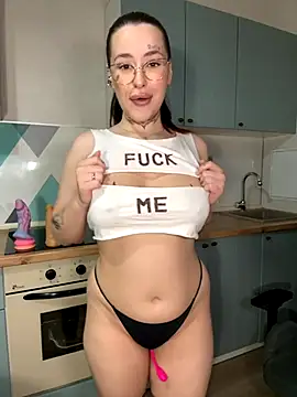 fuckdoll 18 online show from 09/17/25, 07:54