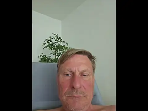 johnnym1 online show from 05/13/26, 11:40