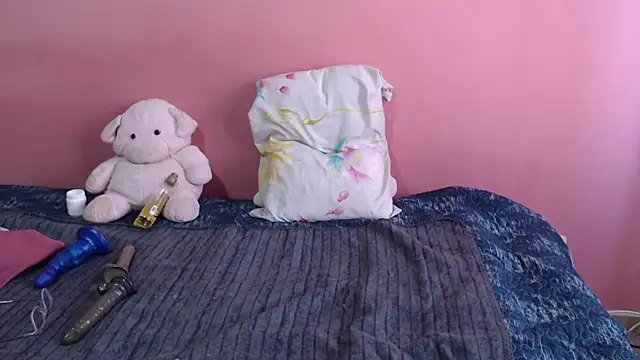 Susanlover online show from 12/13/25, 08:36