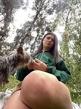 Snapshot of little-natt chatting on 02/02/25, 09:13 little-natt online show from 02/02/25, 09:13