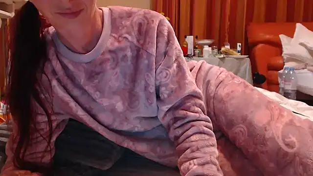 Snapshot of LovelyAndraGirl chatting on 09/27/25, 12:26 LovelyAndraGirl online show from 09/27/25, 12:26