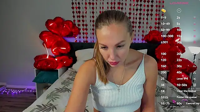 Snapshot of Kelly_Hardy chatting on 02/14/25, 01:13 Kelly Hardy online show from 02/14/25, 01:13