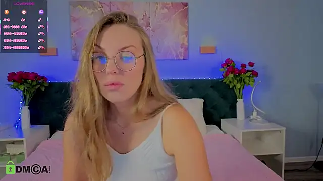 Snapshot of Kelly_Hardy chatting on 09/11/25, 12:44 Kelly Hardy online show from 09/11/25, 12:44