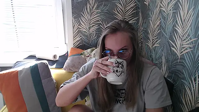 Kelly Hardy online show from 09/20/25, 04:35