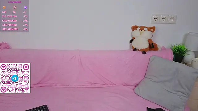 Snapshot of Kelly_Hardy chatting on 11/18/25, 01:11 Kelly Hardy online show from 11/18/25, 01:11