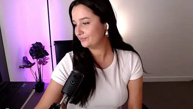 Snapshot of Lenas_Room chatting on 10/03/25, 11:51 Lenas Room online show from 10/03/25, 11:51