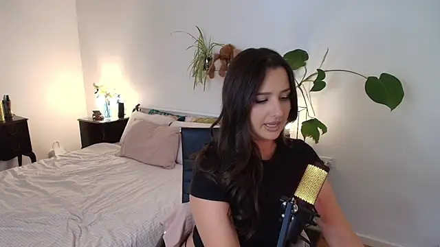 Lenas Room online show from 03/25/26, 06:30