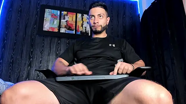 Snapshot of Mark_Buffet02 chatting on 02/12/25, 09:33 Mark Buffet02 online show from 02/12/25, 09:33