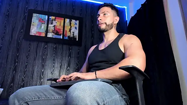 Snapshot of Mark_Buffet02 chatting on 02/17/25, 09:52 Mark Buffet02 online show from 02/17/25, 09:52