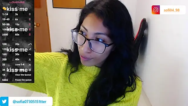 Snapshot of sofia_rosse4 chatting on 06/27/26, 02:27 sofia rosse4 online show from 06/27/26, 02:27