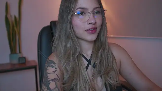 Snapshot of AyraSmith_ chatting on 03/03/26, 12:17 AyraSmith online show from 03/03/26, 12:17