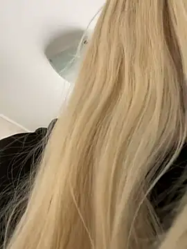 Snapshot of NikaMur chatting on 02/13/25, 07:13 NikaMur online show from 02/13/25, 07:13