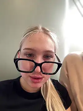 Snapshot of NikaMur chatting on 02/22/25, 06:50 NikaMur online show from 02/22/25, 06:50