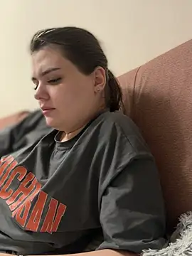 Snapshot of NikaMur chatting on 03/05/25, 12:55 NikaMur online show from 03/05/25, 12:55