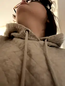 Snapshot of NikaMur chatting on 10/07/25, 02:42 NikaMur online show from 10/07/25, 02:42