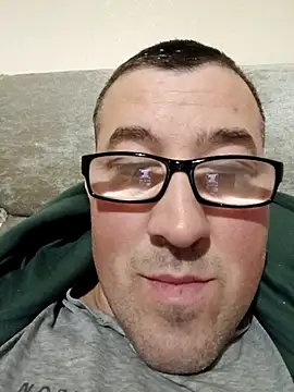 Snapshot of Staseqn chatting on 12/21/25, 12:07 Staseqn online show from 12/21/25, 12:07