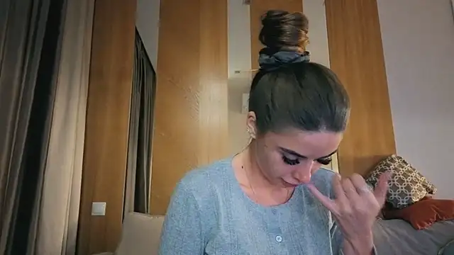 your bunnygirl online show from 10/04/25, 05:33