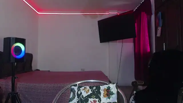 aliceesmith online show from 02/04/26, 06:03