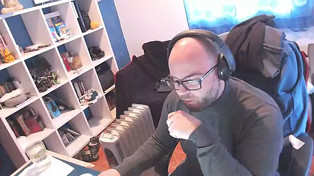 ravingr4d4 online show from 02/28/25, 01:58