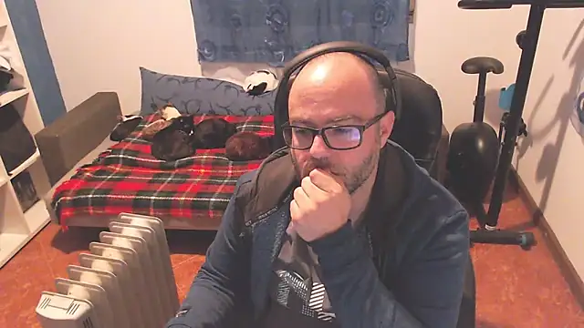 ravingr4d4 online show from 03/01/25, 10:53