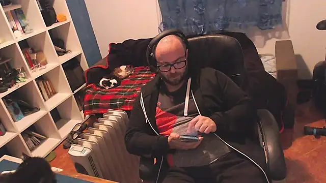 ravingr4d4 online show from 03/07/25, 10:21