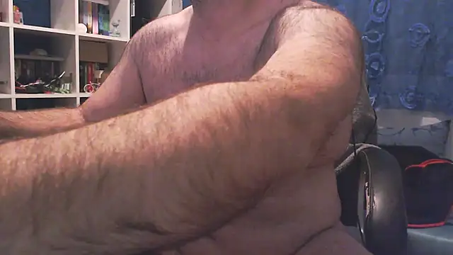 ravingr4d4 online show from 03/20/25, 09:04