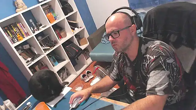 ravingr4d4 online show from 09/10/25, 09:15