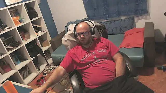 ravingr4d4 online show from 09/15/25, 10:43