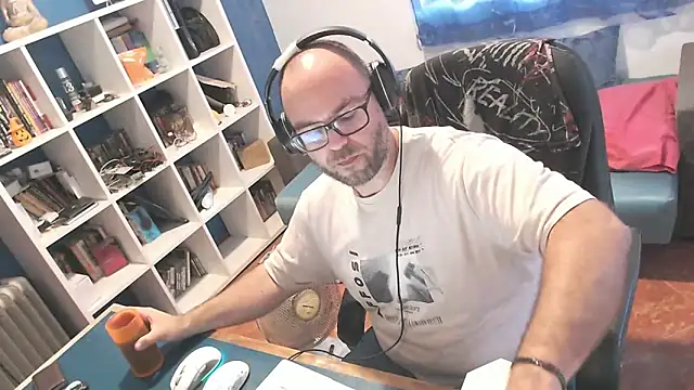 ravingr4d4 online show from 09/17/25, 01:35