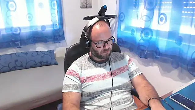 ravingr4d4 online show from 10/02/25, 08:54