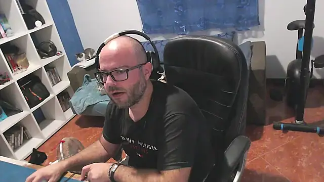 ravingr4d4 online show from 10/19/25, 09:26