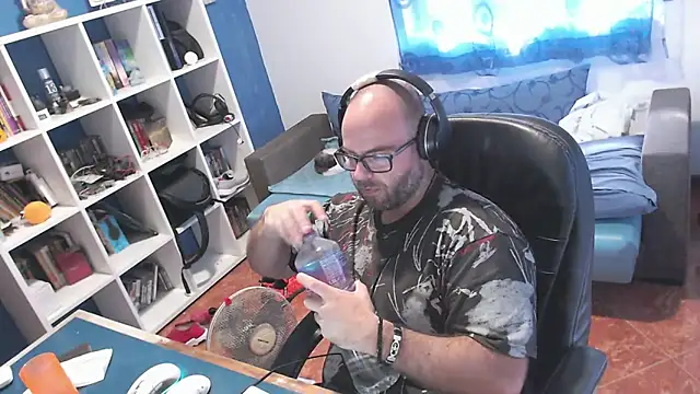 ravingr4d4 online show from 10/22/25, 10:26