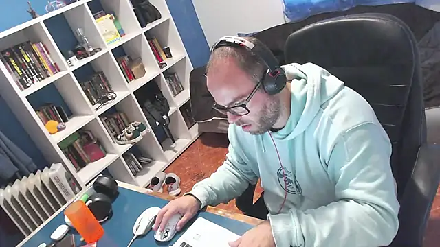 ravingr4d4 online show from 11/12/25, 11:10