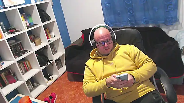 ravingr4d4 online show from 12/16/25, 09:31