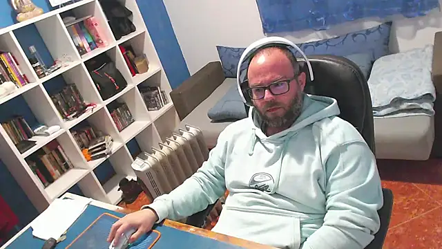 ravingr4d4 online show from 03/01/26, 08:00